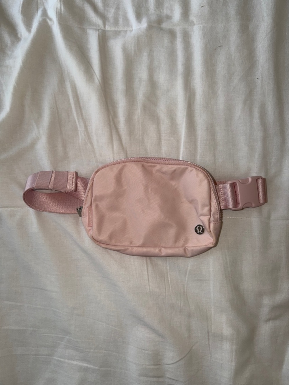 lululemon Everywhere Belt Bag in Light Pink